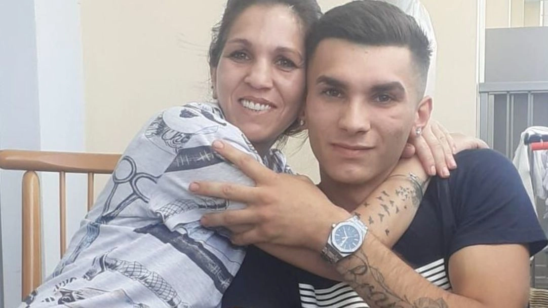 Branka Milencovic insieme al figlio Daniel Radosavljevic deceduto in circostanze sospette 