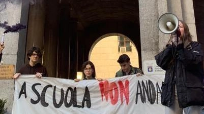 E chiude per controlli la primaria di via Scrosati
