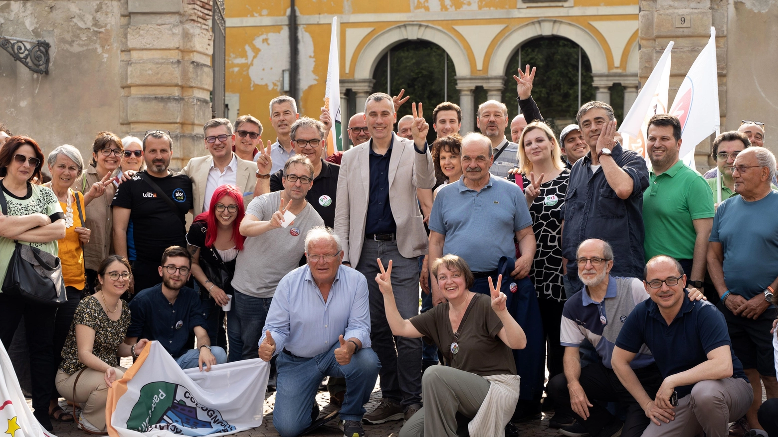 Ballottaggio a Cologno Monzese La sfida fino all’ultima scheda Zanelli è il nuovo sindaco della città Ballottaggio a Cologno Monzese La sfida fino all’ultima scheda Zanelli è il nuovo sindaco della città