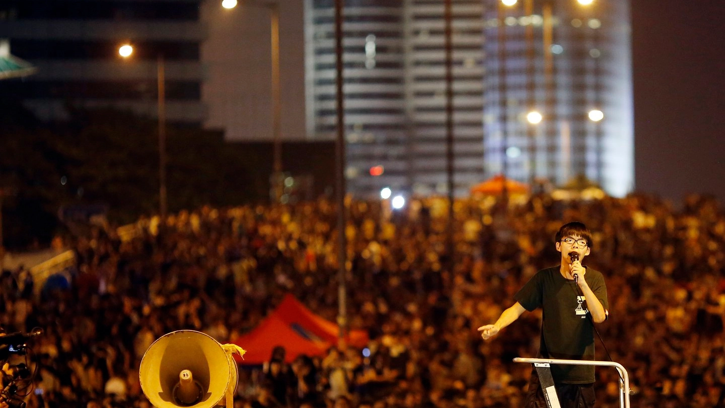 Joshua Wong, il 17enne capo del movimento studentesco a Hong Kong (Reuters)