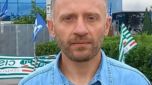 La protesta al centro merci Due feriti, quattro contusi: scontri e tensione alle stelle La protesta al centro merci Due feriti, quattro contusi: scontri e tensione alle stelle