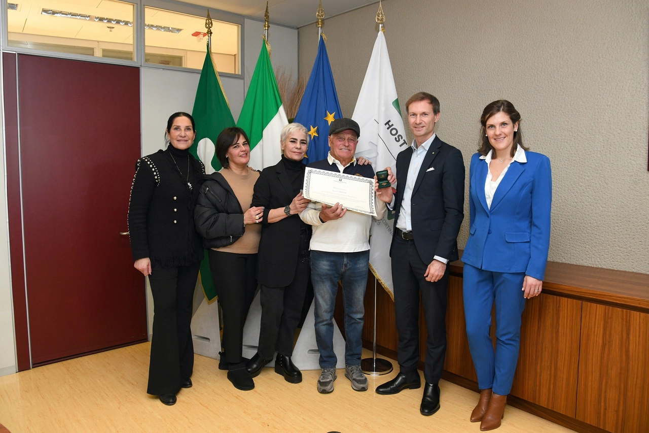 Gianni Salvoldi premiato a Palazzo Pirelli