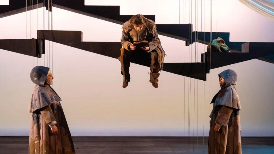 Nel Barone Rampante in scena al Piccolo Matteo Cecchi veste i panni di Cosimo e Leonardo De Colle quelli di Biagio, il fratello narratore Nel Barone Rampante in scena al Piccolo Matteo Cecchi veste i panni di Cosimo e Leonardo De Colle quelli di Biagio, il fratello narratore