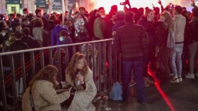 Uno dei frame dei video che hanno dimostrato le violenze compiute durante la notte di San Silvestro del 2021 Uno dei frame dei video che hanno dimostrato le violenze compiute durante la notte di San Silvestro del 2021
