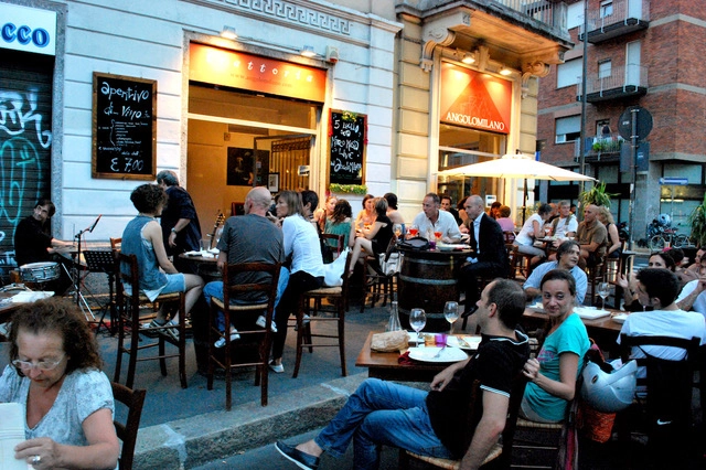 Notte Lilla, quartiere Isola