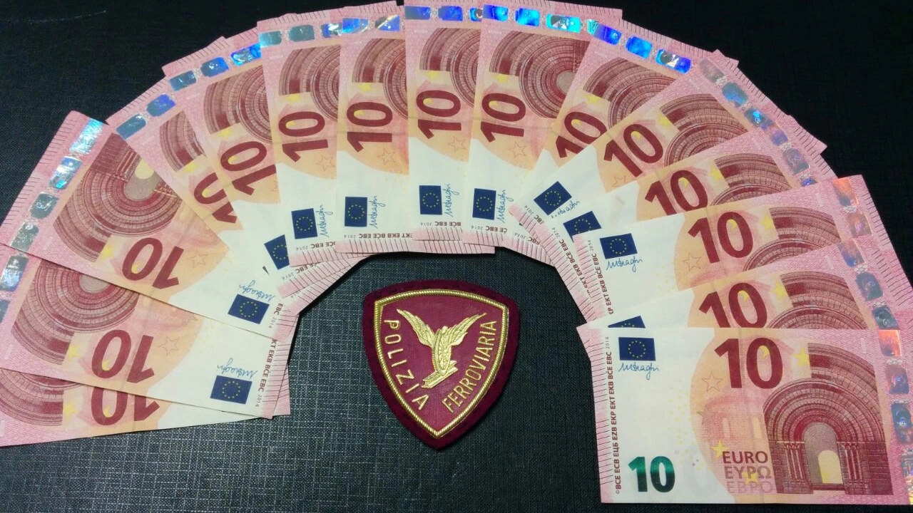 Le banconote false sequestrate dalla Polfer di Pavia