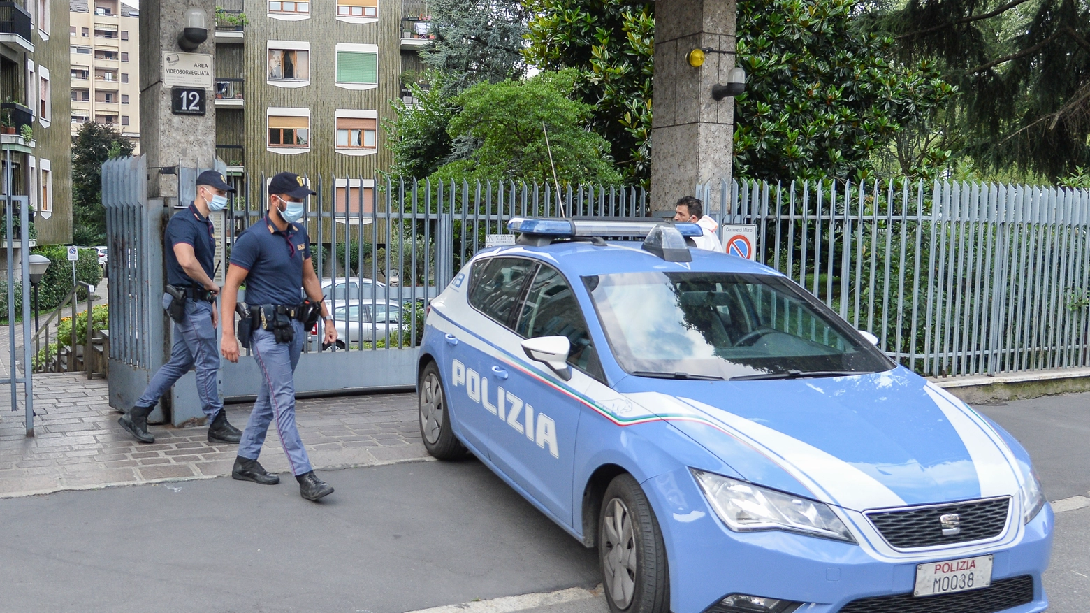 La polizia di Milano indaga sull'aggressione di un collega bolognese in borghese