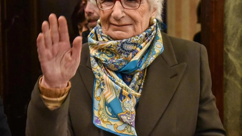 Liliana Segre a 93 anni a Milano: "La vita è sempre un'emozione"
Liliana Segre a 93 anni a Milano: "La vita è sempre un'emozione"