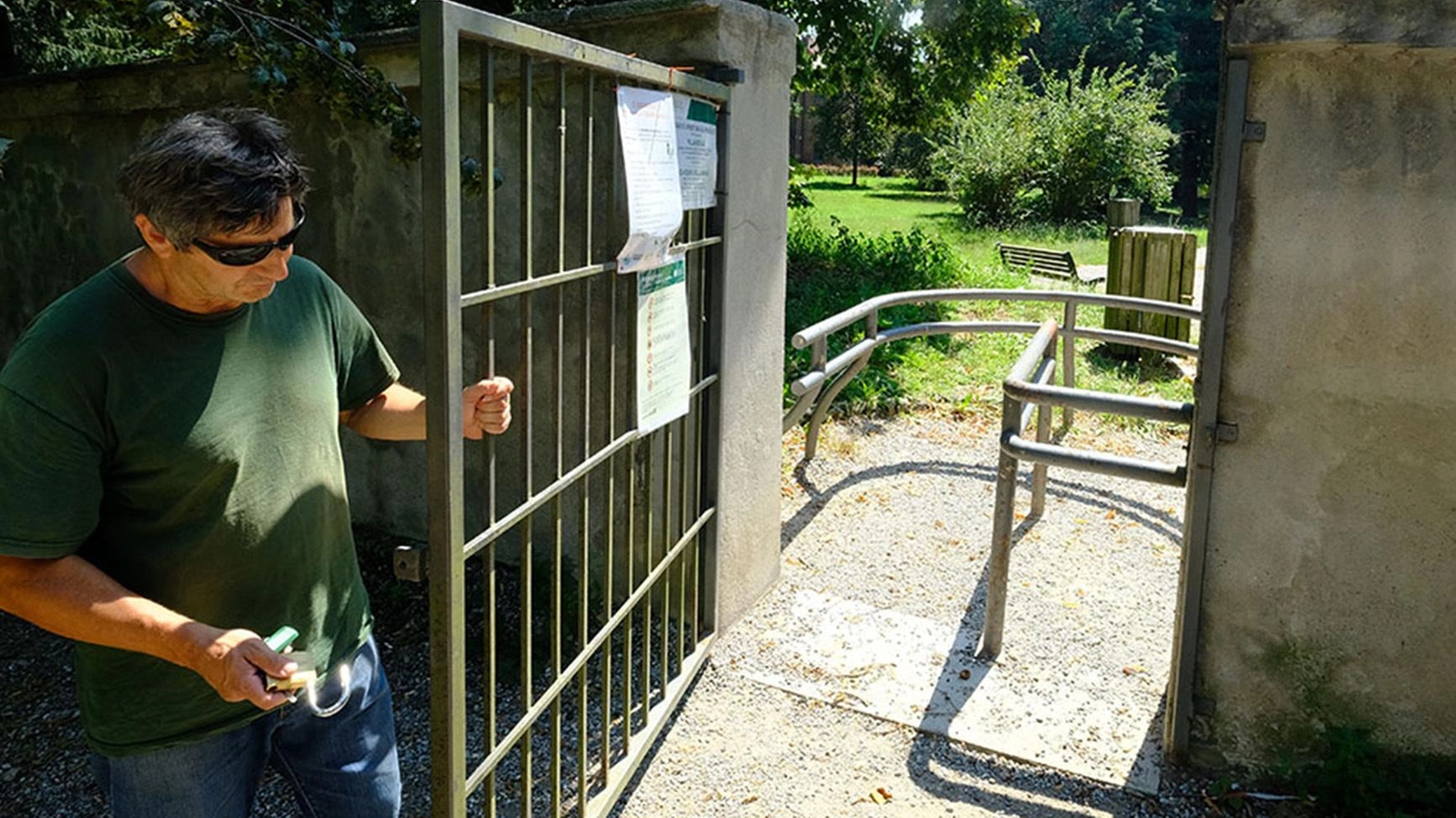 Il Tittoni resta chiuso per danni. È polemica sul cantiere lumaca Il Tittoni resta chiuso per danni. È polemica sul cantiere lumaca