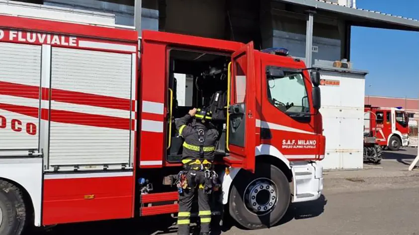 L'intervento dei vigili del fuoco sul luogo della tragedia