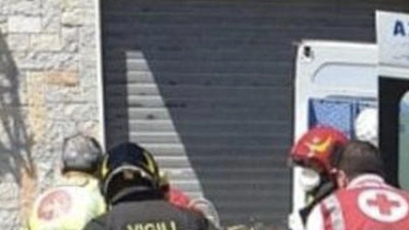 Muore nel cantiere della piscina Infortunio sul lavoro fatale a un operaio di sessantun’anni Muore nel cantiere della piscina Infortunio sul lavoro fatale a un operaio di sessantun’anni