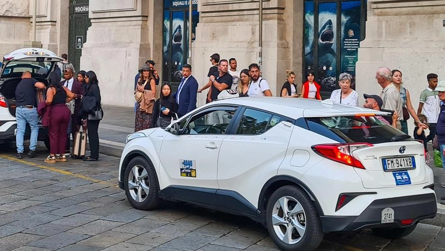 Licenze taxi, il ministro Urso: chiarimenti sulle doppie guide