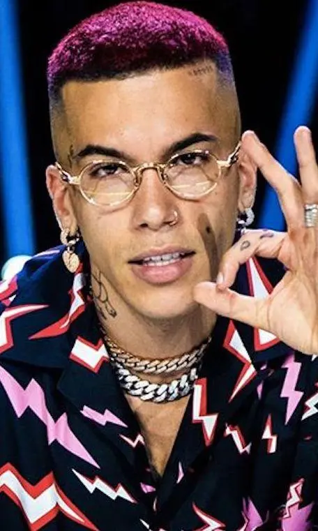 La musica non rende: il trapper guadagna con i brand