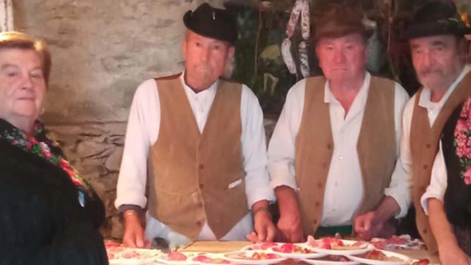 “Borghi di gusto e calici“. Albaredo accoglie i turisti “Borghi di gusto e calici“. Albaredo accoglie i turisti
