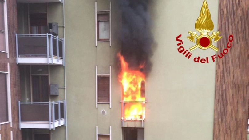 Incendio in appartamento a San Donato 