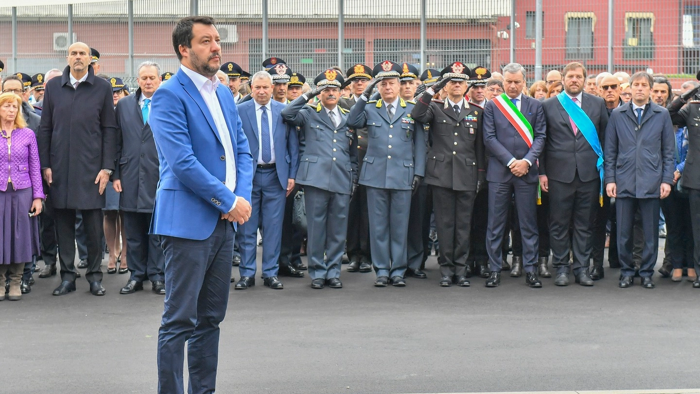 Salvini all'inaugurazione della nuova Questura di Monza (Lapresse)