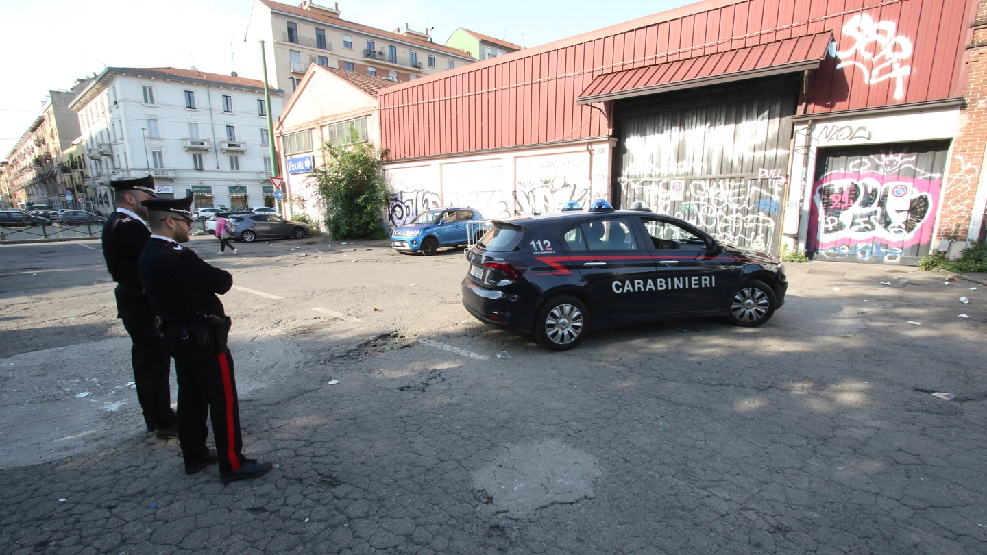 I carabinieri nel luogo dell'aggressione