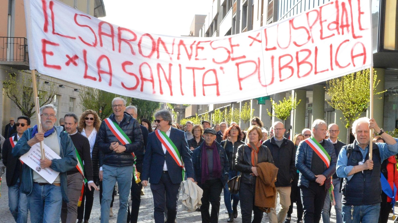 Le “garanzie“ di Bertolaso "L’ospedale non chiude" Le “garanzie“ di Bertolaso "L’ospedale non chiude"