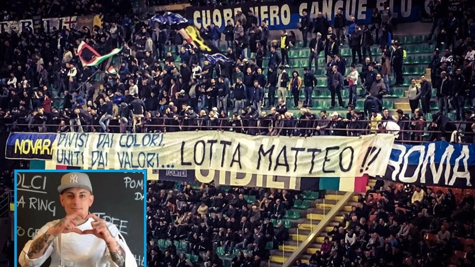 Lo striscione dedicato a Matteo Mevio da parte dei tifosi dell'Inter
