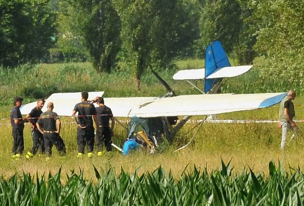 Precipita aereo ultraleggero: ferito gravemente il pilota