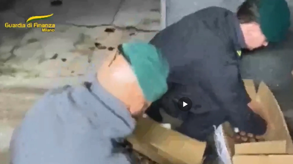 Un frame dal video della Guardia di Finanza
