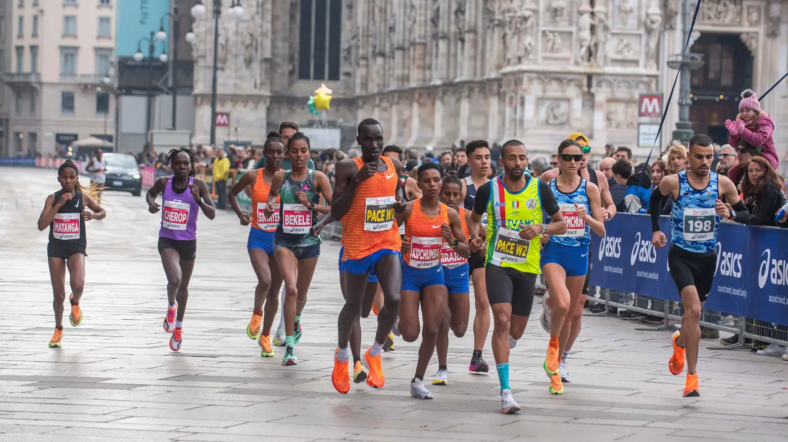 Un passaggio della gara dei professionisti