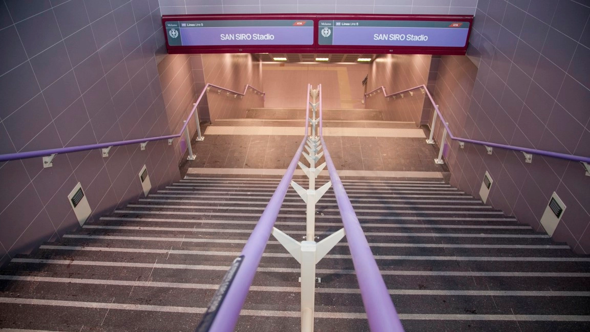 La fermata di capolinea della linea M5 di San Siro Stadio, chiusa dalle 8.45