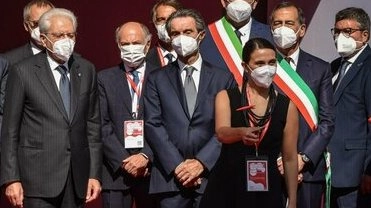 Il presidente della Repubblica Mattarella e le autorità al taglio del nastro