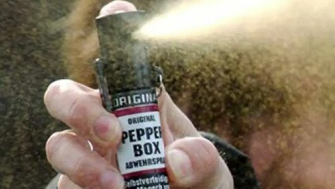 Spray al peperoncino (Archivio) Spray al peperoncino (Archivio)