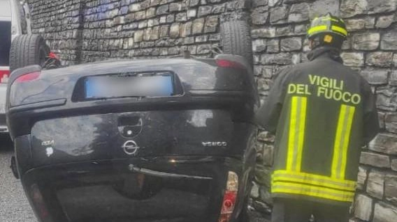 Incidenti sulla Statale 36 a Lecco: sbandano e finiscono contro il muraglione
Incidenti sulla Statale 36 a Lecco: sbandano e finiscono contro il muraglione