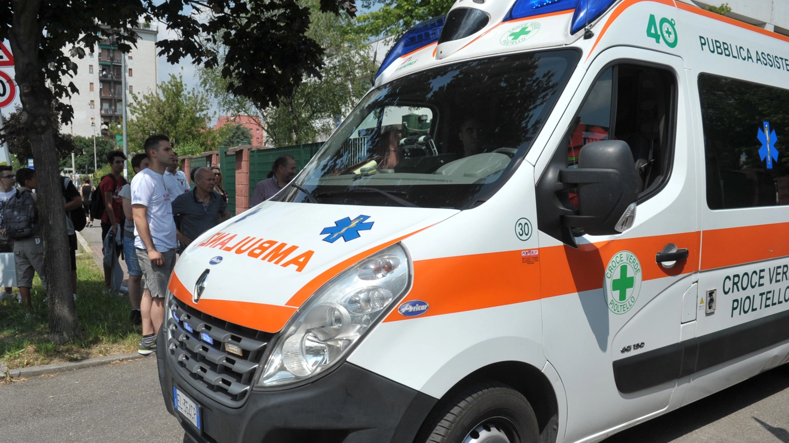 Ambulanza in azione a Pioltello