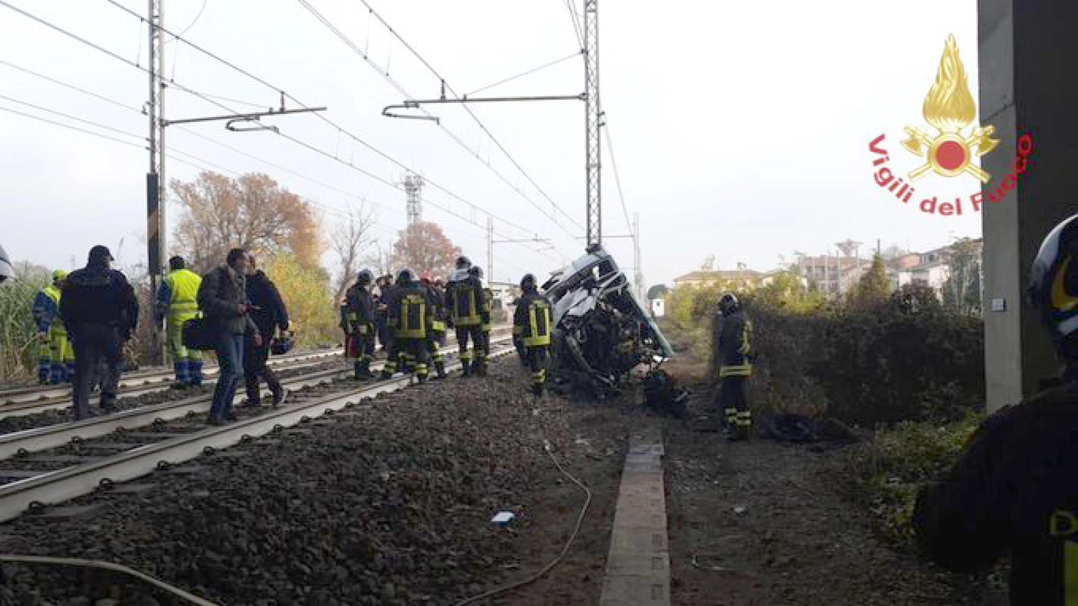Incidente a Parma: auto cade su ferrovia 