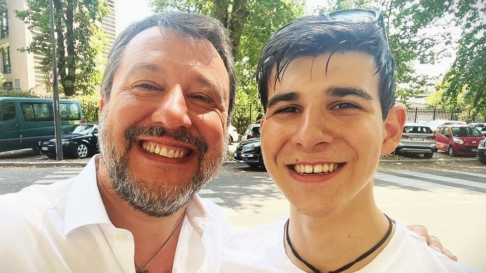 Matteo Salvini e il figlio Federico, rapinato lo scorso Natale a Milano