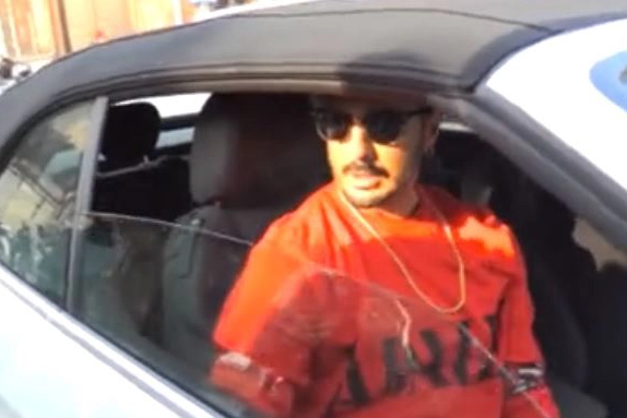 Fabrizio Corona esce dal carcere (fotogramma da video Lapresse)