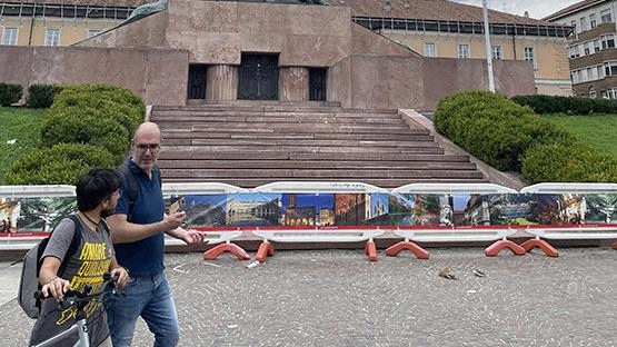 Cintura di siepi per proteggere il Monumento Cintura di siepi per proteggere il Monumento