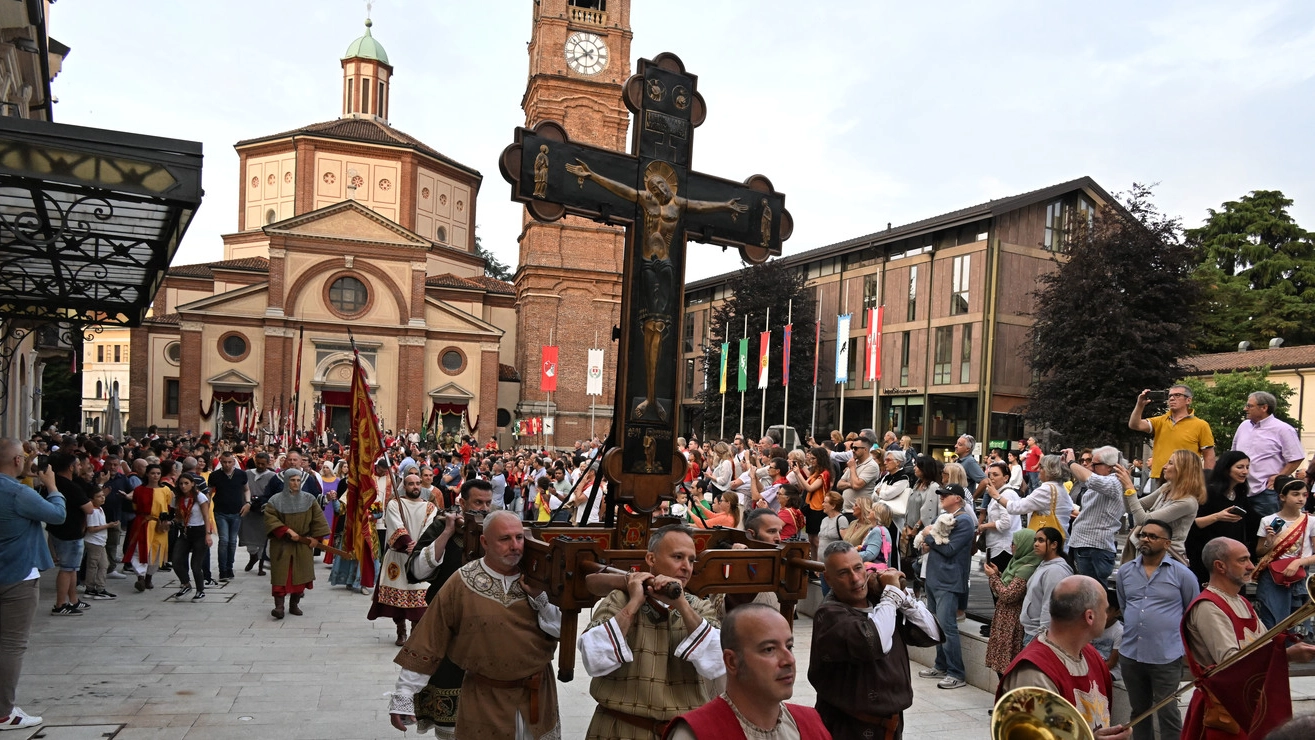 La cerimonia della traslazione chiude l’edizione 2023 del Palio di Legnano