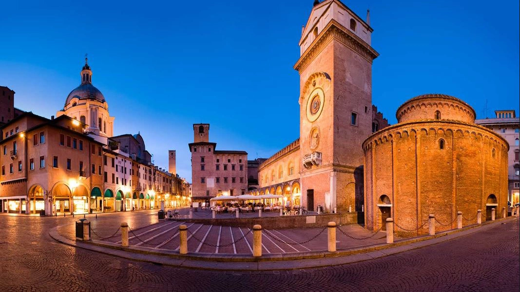 Già capitale europea della cultura nel 2016, quest'anno diventa parte della Regione europea della gastronomia insieme a Bergamo, Brescia e Cremona, in pratica la Lombardia orientale
