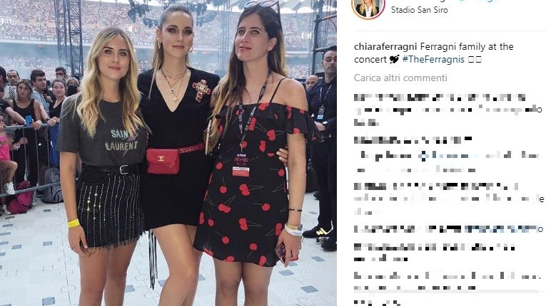 Chiara Ferragni con le sorelle (Instagram)
