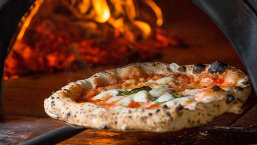 Pizza: il piatto più noto della cucina italiana (Archivio)