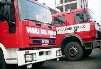 Busto, precipita con il parapendio: miracolosamente illeso pilota