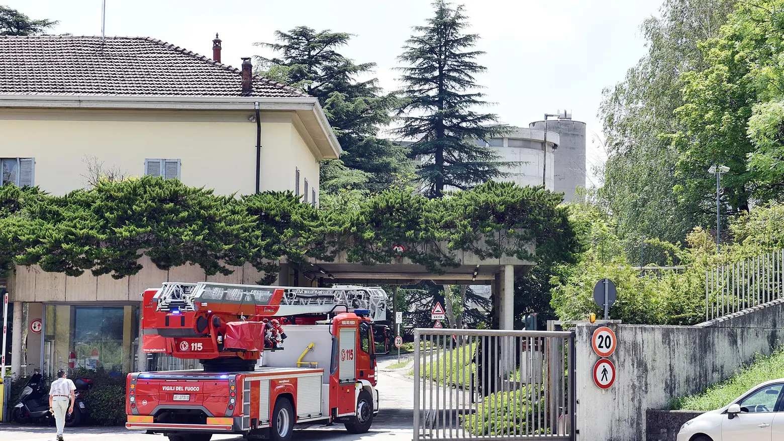 Morto in cementeria Un anno di reclusione per i due responsabili Morto in cementeria Un anno di reclusione per i due responsabili