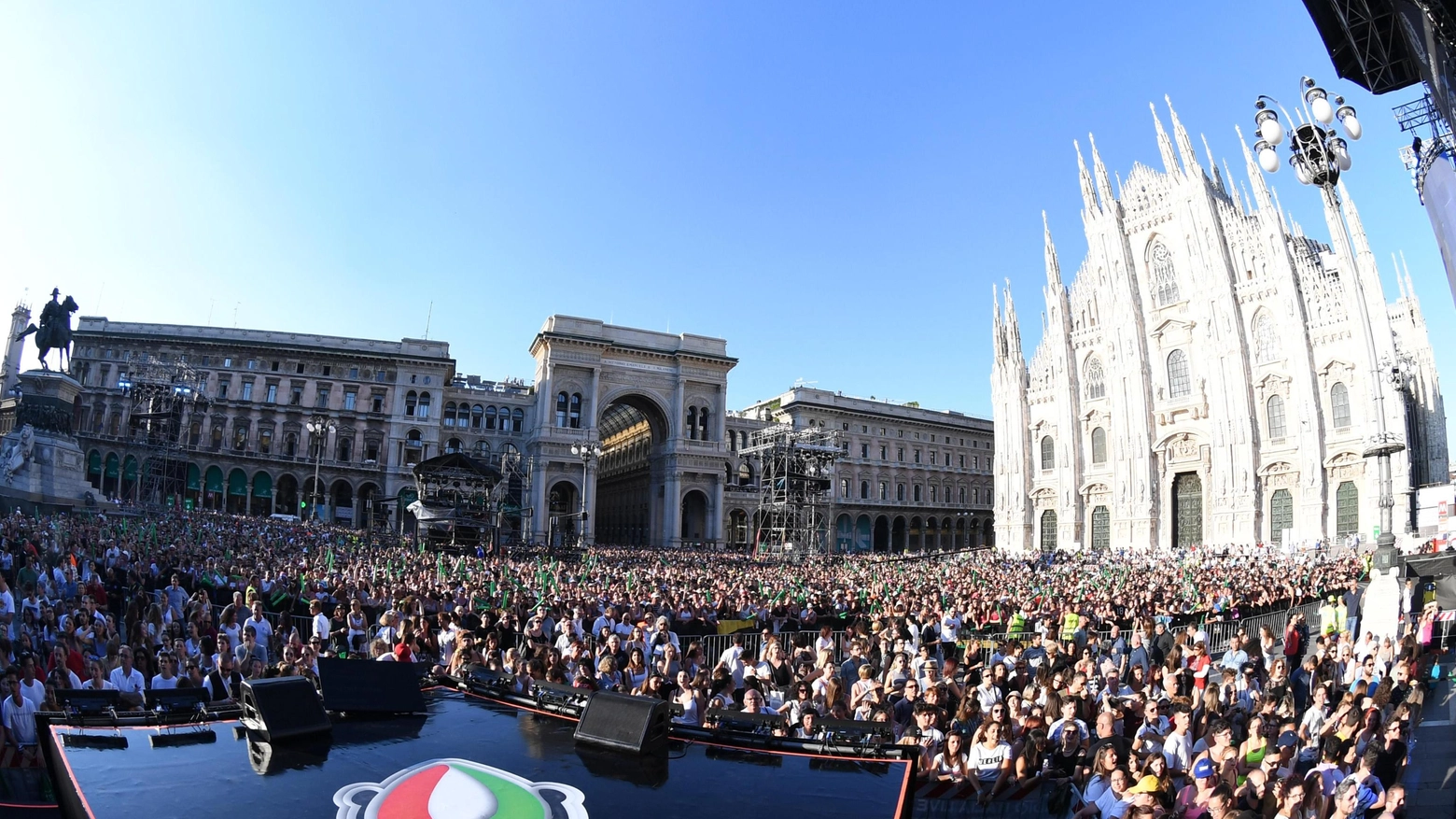 Radio Italia Live in piazza del Duomo in una precedente edizione(Ansa)