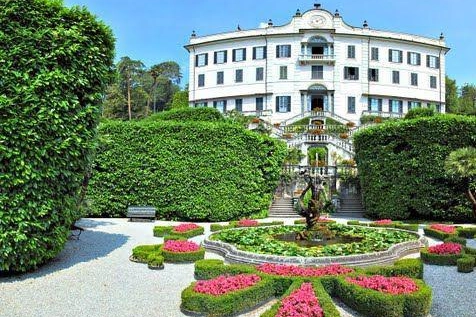 Lo spettacolo  delle camelie  a Villa Carlotta