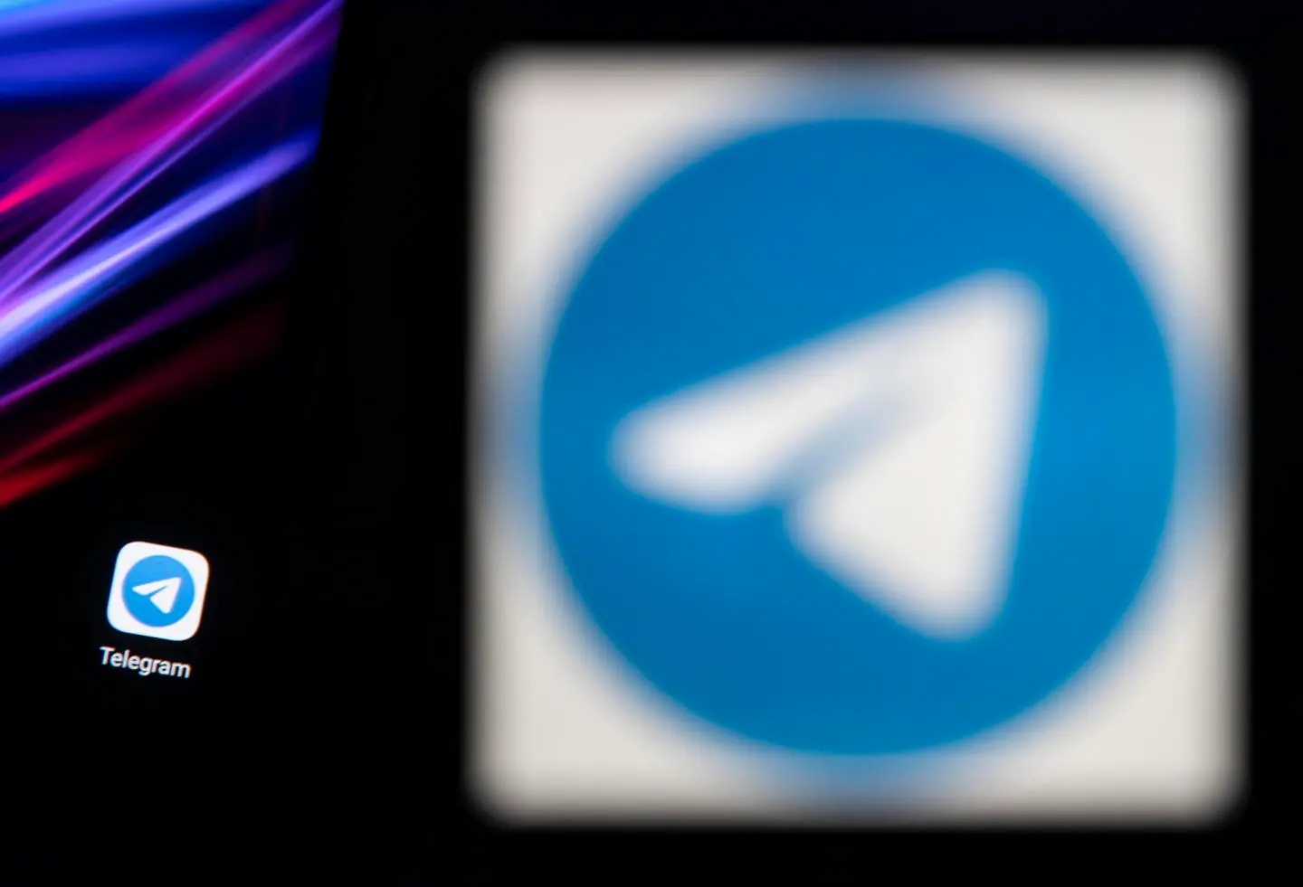 Covid e vaccini, dal canale Telegram di un esponente no vax minacce a Draghi e Biden