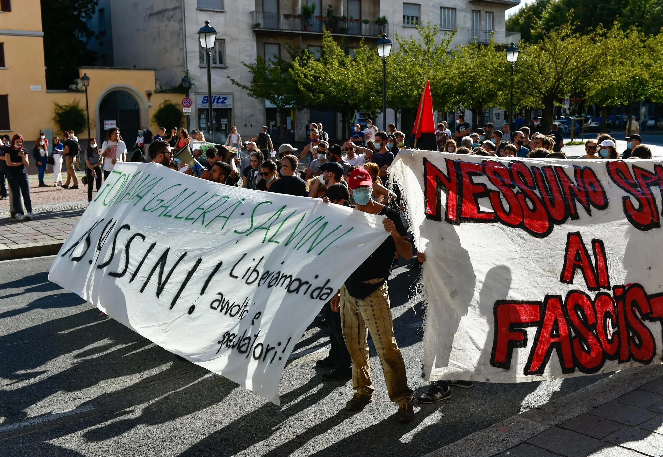 Cortei e proteste, Saronno nel caos