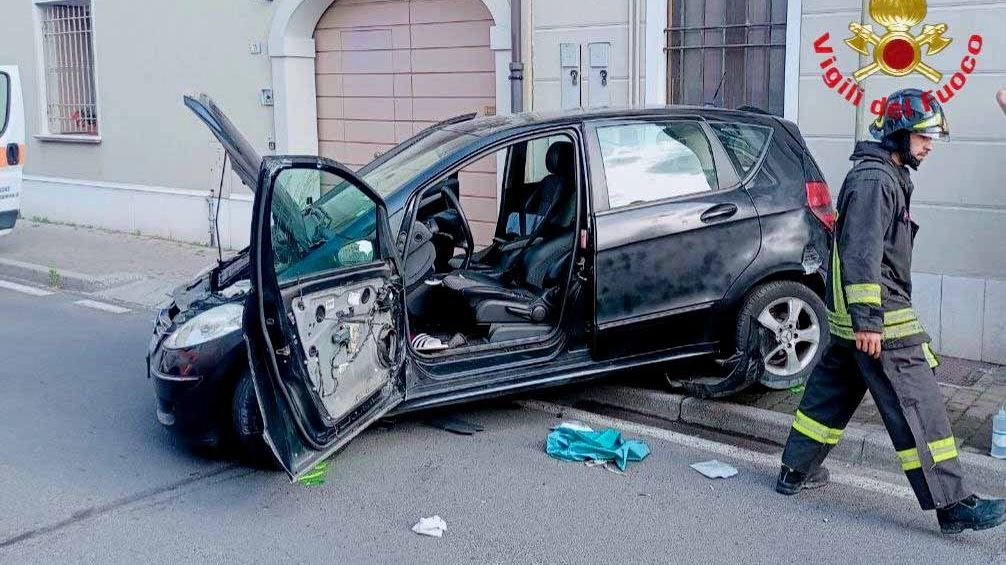 Pavone Mella, l'auto distrutta dal ragazzino