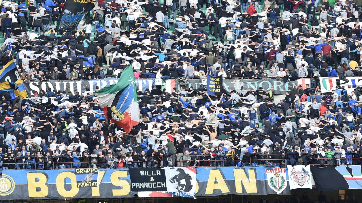 Tifosi dell'Inter in curva Nord