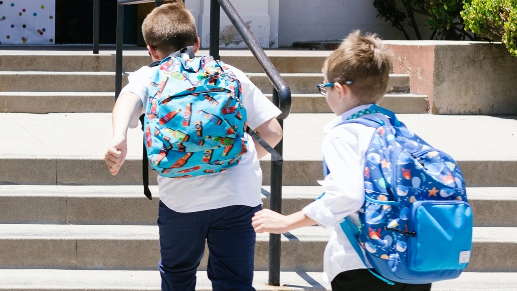Furto di zaini per due bambini di prima media della scuola Barozzi di Milano