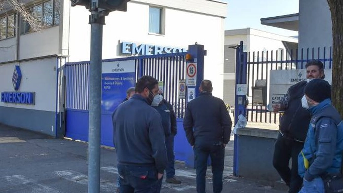 Chiude l'Emerson di Rescaldina: operai domani in piazza Monumento a Legnano