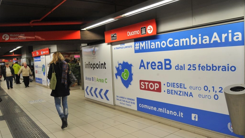 Cartelli che annunciano l'avvio di Area B Cartelli che annunciano l'avvio di Area B